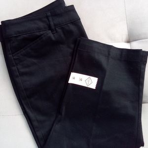 St John's black CAPRIS NWT Size 12